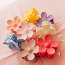 Daisy Claws - 11 Colour options